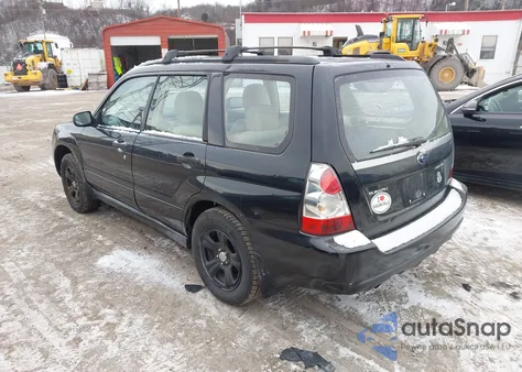 2006 Subaru Forester 2.5X z USA, uszkodzony, nr VIN JF1SG63636H728791